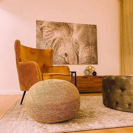 Newly Renovated Super-chic Appartement