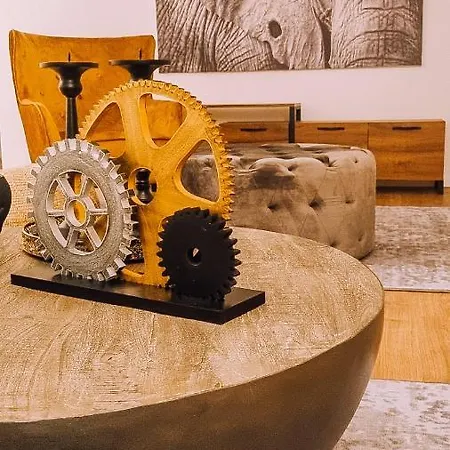 Newly Renovated Super-chic Apartment