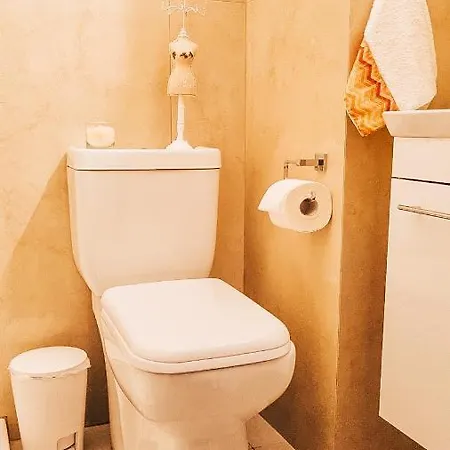 Newly Renovated Super-chic Никосия