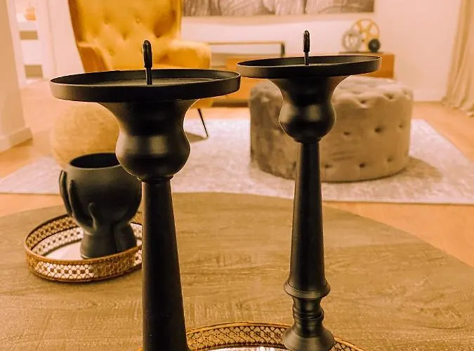 Newly Renovated Super-chic Апартаменти *